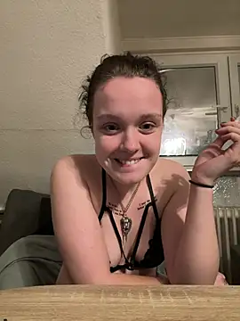 Snapshot of milabandolero chatting on 4, 1, 2025 milabandolero online show from 4, 1, 2025