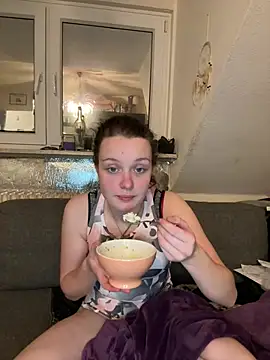 Snapshot of milabandolero chatting on 8, 1, 2025 milabandolero online show from 8, 1, 2025