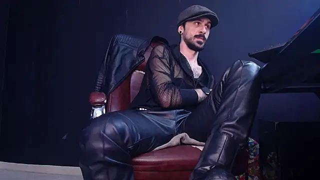 Snapshot of AxelColton chatting on 21, 10, 2025 AxelColton online show from 21, 10, 2025