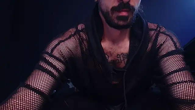 Snapshot of AxelColton chatting on 23, 10, 2025 AxelColton online show from 23, 10, 2025