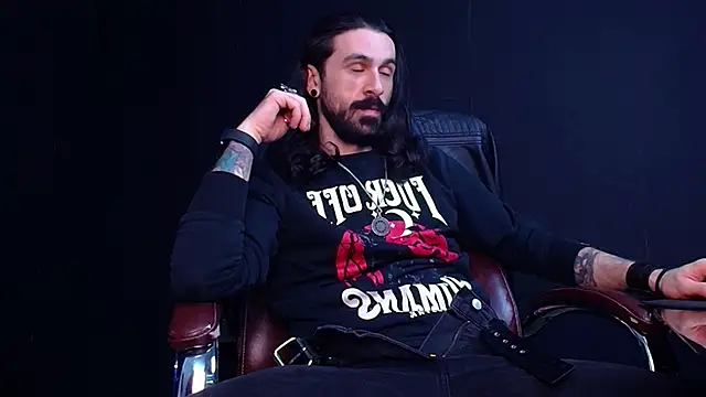 Snapshot of AxelColton chatting on 7, 11, 2025 AxelColton online show from 7, 11, 2025