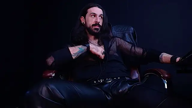 Snapshot of AxelColton chatting on 8, 11, 2025 AxelColton online show from 8, 11, 2025