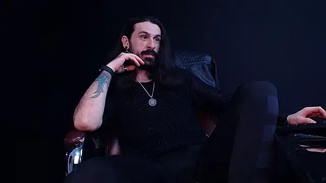 Snapshot of AxelColton chatting on 14, 11, 2025 AxelColton online show from 14, 11, 2025