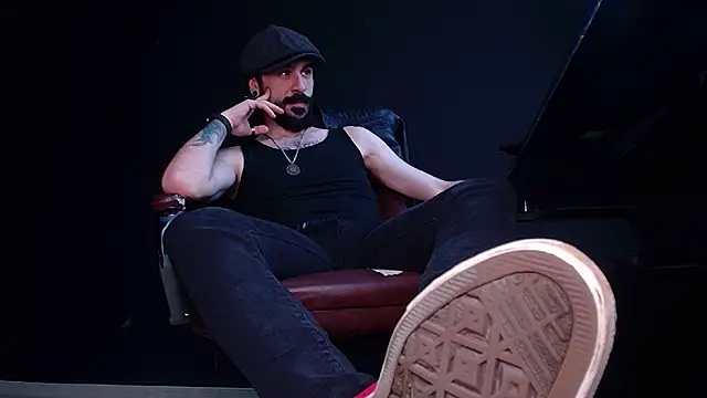 Snapshot of AxelColton chatting on 28, 11, 2025 AxelColton online show from 28, 11, 2025