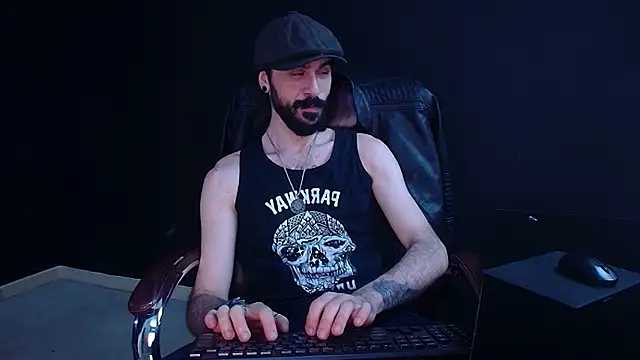 Snapshot of AxelColton chatting on 29, 11, 2025 AxelColton online show from 29, 11, 2025