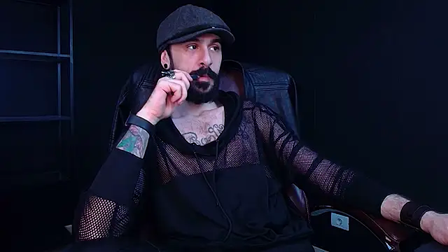 Snapshot of AxelColton chatting on 4, 12, 2025 AxelColton online show from 4, 12, 2025