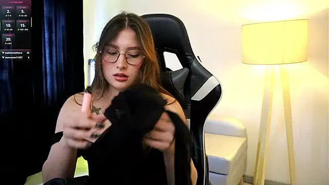 Daisha Riley online show from 13, 10, 2025