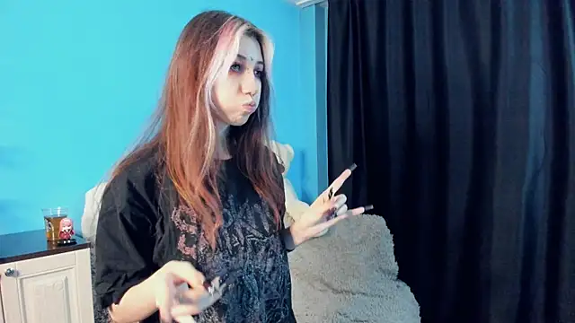 Snapshot of _Mindy_ chatting on 28, 12, 2024 Mindy online show from 28, 12, 2024