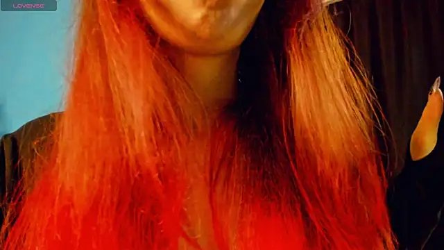 Snapshot of _Mindy_ chatting on 12, 9, 2025 Mindy online show from 12, 9, 2025
