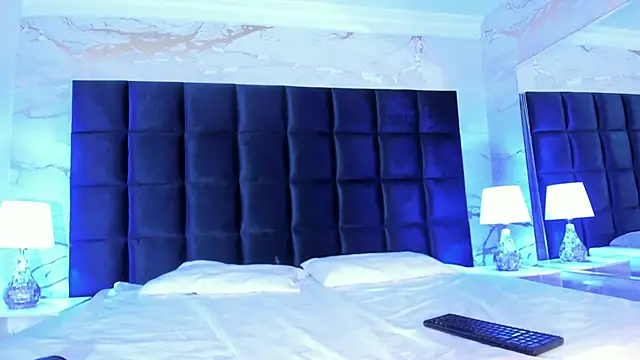 Snapshot of loladupont chatting on 2, 2, 2026 loladupont online show from 2, 2, 2026