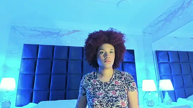 Snapshot of loladupont chatting on 25, 2, 2026 loladupont online show from 25, 2, 2026