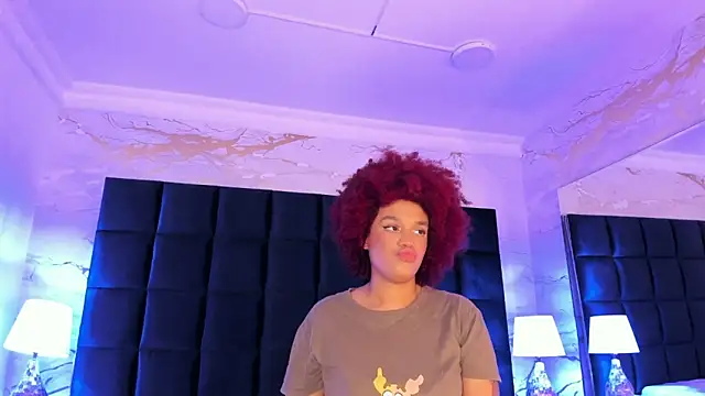 Snapshot of loladupont chatting on 2, 3, 2026 loladupont online show from 2, 3, 2026