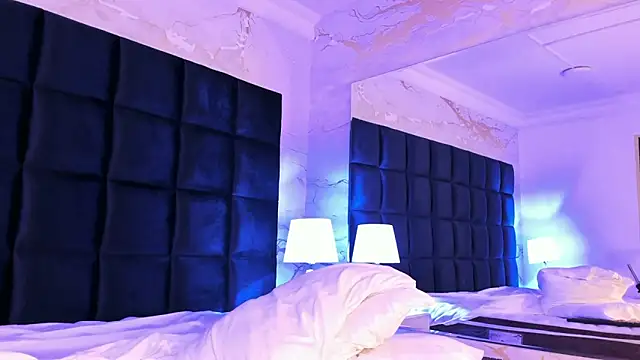 Snapshot of loladupont chatting on 2, 3, 2026 loladupont online show from 2, 3, 2026