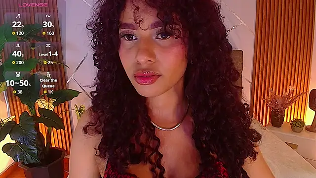 Snapshot of charlottee_white chatting on 4, 5, 2026 charlottee white online show from 4, 5, 2026