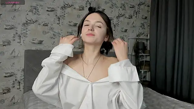 Snapshot of LilianGrindle chatting on 15, 3, 2025 LilianGrindle online show from 15, 3, 2025
