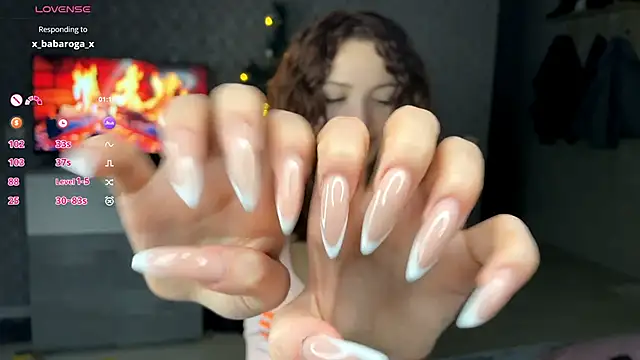 Snapshot of LilianGrindle chatting on 28, 11, 2025 LilianGrindle online show from 28, 11, 2025