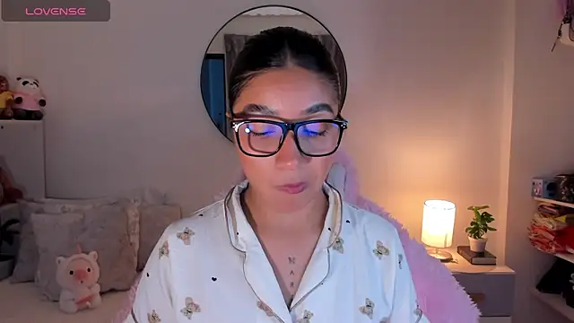Snapshot of martina_roldam chatting on 7, 3, 2025 martina roldam online show from 7, 3, 2025