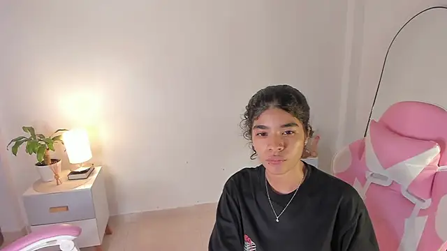 Snapshot of martina_roldam chatting on 8, 9, 2025 martina roldam online show from 8, 9, 2025