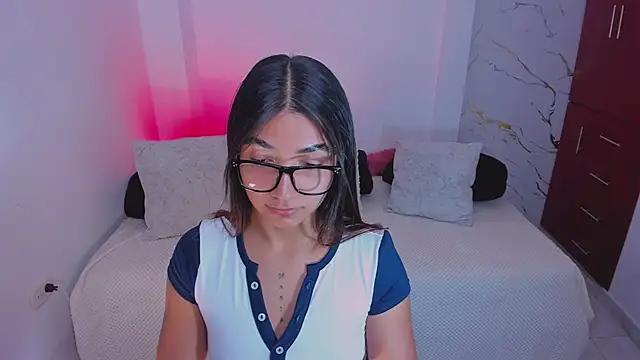 martina roldam online show from 14, 4, 2026