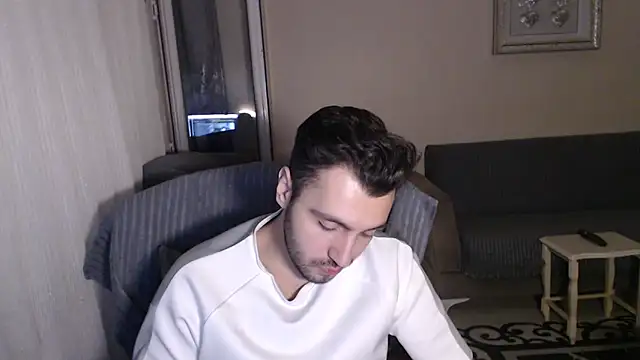 handsomeee04 online show from 4, 10, 2025