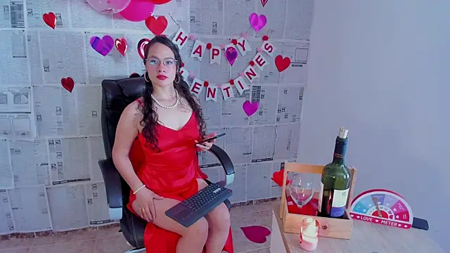 Snapshot of emmaTorres1 chatting on 14, 2, 2025 emmaTorres1 online show from 14, 2, 2025
