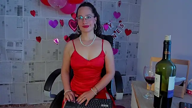 Snapshot of emmaTorres1 chatting on 14, 2, 2025 emmaTorres1 online show from 14, 2, 2025