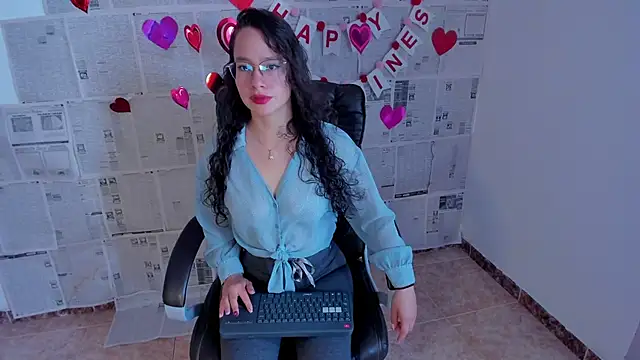 Snapshot of emmaTorres1 chatting on 15, 2, 2025 emmaTorres1 online show from 15, 2, 2025