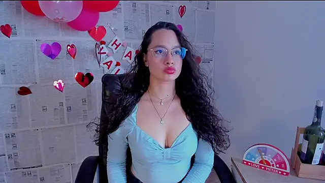 Snapshot of emmaTorres1 chatting on 16, 2, 2025 emmaTorres1 online show from 16, 2, 2025