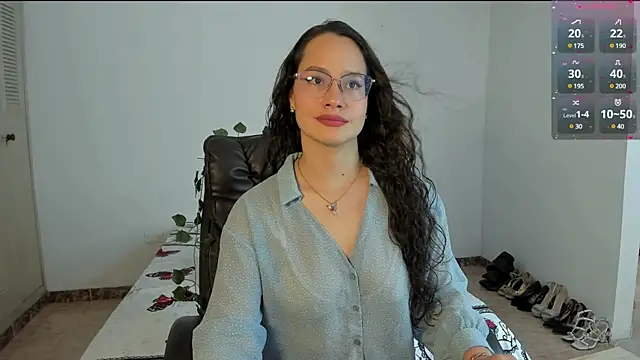 Snapshot of emmaTorres1 chatting on 18, 3, 2025 emmaTorres1 online show from 18, 3, 2025