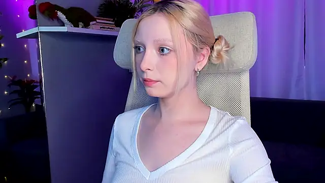 Snapshot of forget_me_not_eve chatting on 12, 3, 2025 forget me not eve online show from 12, 3, 2025