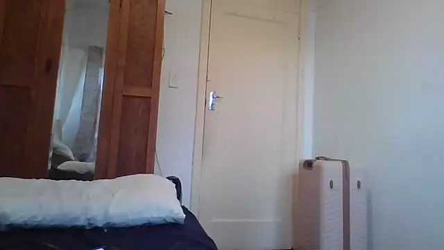 Snapshot of EROTIC_BARBIE28 chatting on 28, 11, 2025 EROTIC BARBIE28 online show from 28, 11, 2025