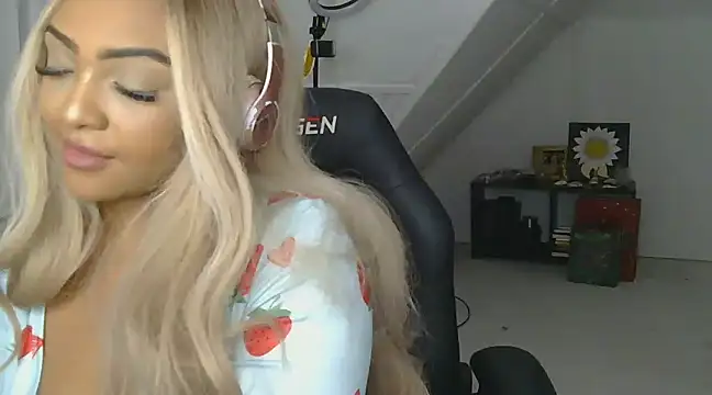Snapshot of jaslenelovely chatting on 15, 1, 2025 jaslenelovely online show from 15, 1, 2025