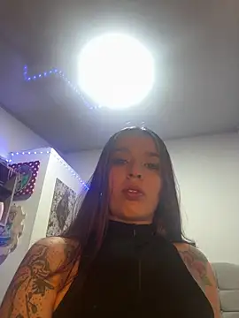 Snapshot of BlueStoneX chatting on 2, 2, 2025 BlueStoneX online show from 2, 2, 2025