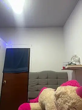 Snapshot of BlueStoneX chatting on 4, 2, 2025 BlueStoneX online show from 4, 2, 2025