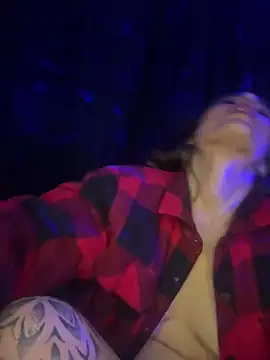 Snapshot of BlueStoneX chatting on 7, 3, 2025 BlueStoneX online show from 7, 3, 2025