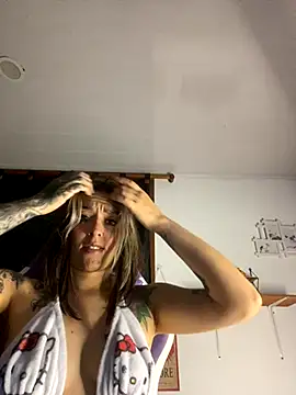 Snapshot of BlueStoneX chatting on 23, 9, 2025 BlueStoneX online show from 23, 9, 2025