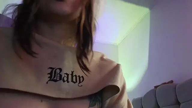 Snapshot of BlueStoneX chatting on 4, 10, 2025 BlueStoneX online show from 4, 10, 2025