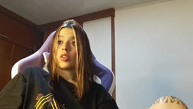 Snapshot of BlueStoneX chatting on 5, 10, 2025 BlueStoneX online show from 5, 10, 2025