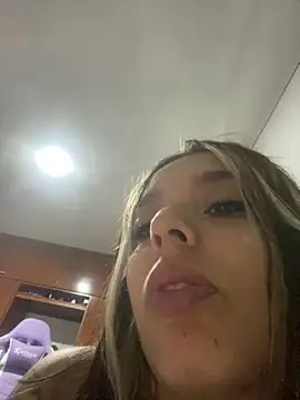 Snapshot of BlueStoneX chatting on 24, 10, 2025 BlueStoneX online show from 24, 10, 2025