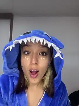 Snapshot of BlueStoneX chatting on 16, 11, 2025 BlueStoneX online show from 16, 11, 2025