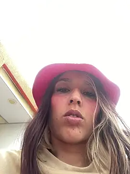 Snapshot of BlueStoneX chatting on 16, 11, 2025 BlueStoneX online show from 16, 11, 2025