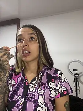 Snapshot of BlueStoneX chatting on 19, 11, 2025 BlueStoneX online show from 19, 11, 2025