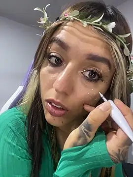 Snapshot of BlueStoneX chatting on 23, 11, 2025 BlueStoneX online show from 23, 11, 2025