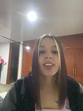 Snapshot of BlueStoneX chatting on 28, 11, 2025 BlueStoneX online show from 28, 11, 2025