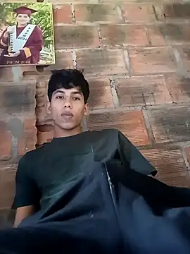 Andres123cv online show from 4, 12, 2025