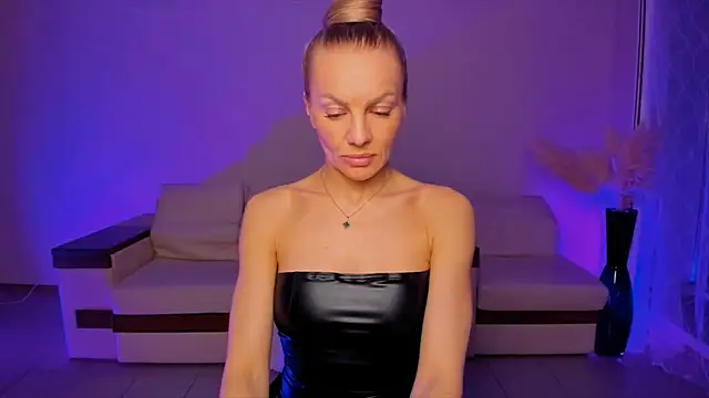 Oliva Candy online show from 19, 4, 2026