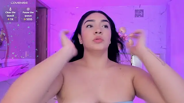 Snapshot of stefany_duque1_ chatting on 8, 3, 2025 stefany duque1 online show from 8, 3, 2025