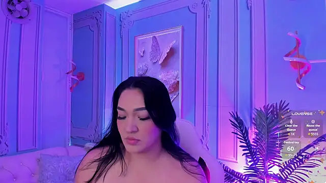 stefany duque1  online show from 11, 11, 2025