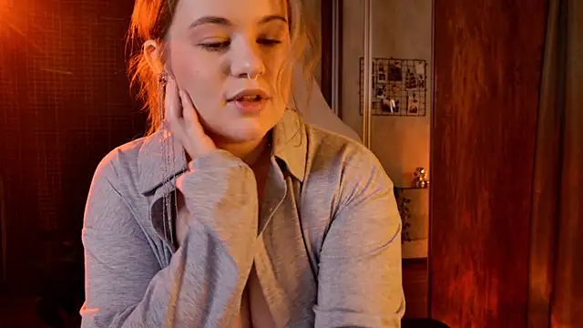 TessPleasure online show from 15, 12, 2025