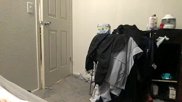 bubblebut420 online show from 21, 11, 2025